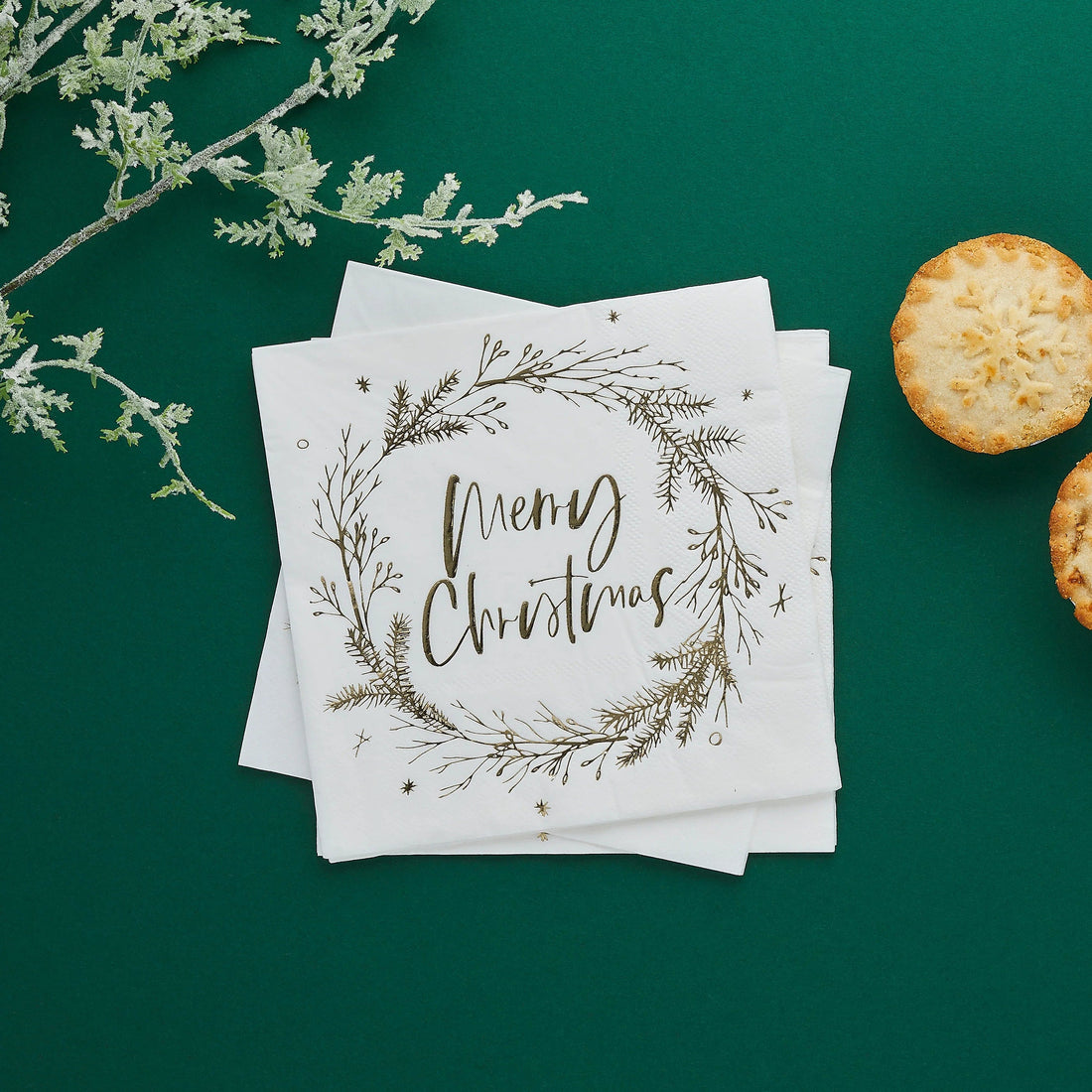 Hvítar servíettur með gylltri “Merry Christmas” áletrun