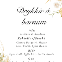 Þrístrendingur strá- borðmerking